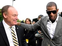Direktur atletik Colorado membela Deion Sanders di tengah musim tim yang lesu