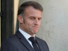 Partai-partai sayap kanan dan sayap kiri di Perancis sedang berkembang. Bisakah dia memegang bagian tengahnya?