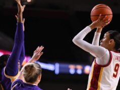 Jazzy Davidson mendapatkan double-double pertamanya saat University of Southern California mengalahkan Tennessee Tech