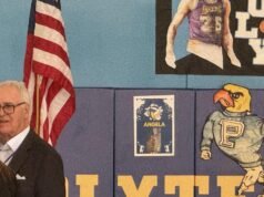 Gail Goodrich merasa terhormat bahwa almamaternya menamai gym dengan namanya